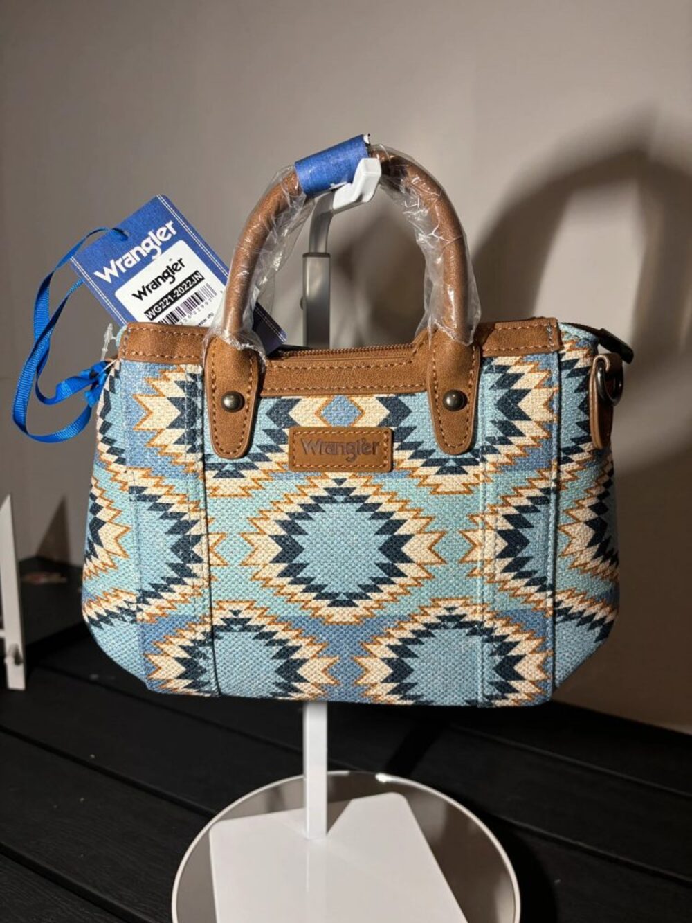 Wrangler bag NWT Comes with dust bag